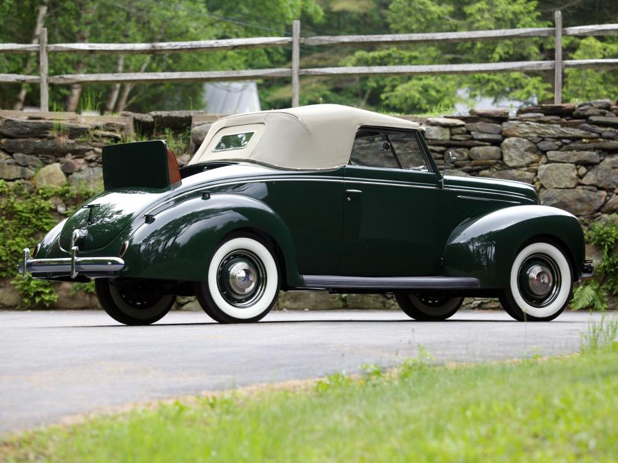  Ford V8 Deluxe Convertible Coupe 1939 года  (фото 4 из 12)